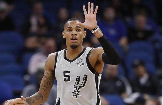 全队在防守 全队在防守