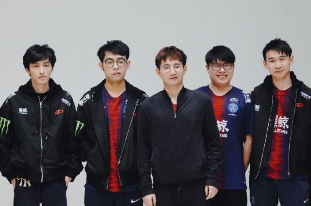 球迷暴动 球迷暴动